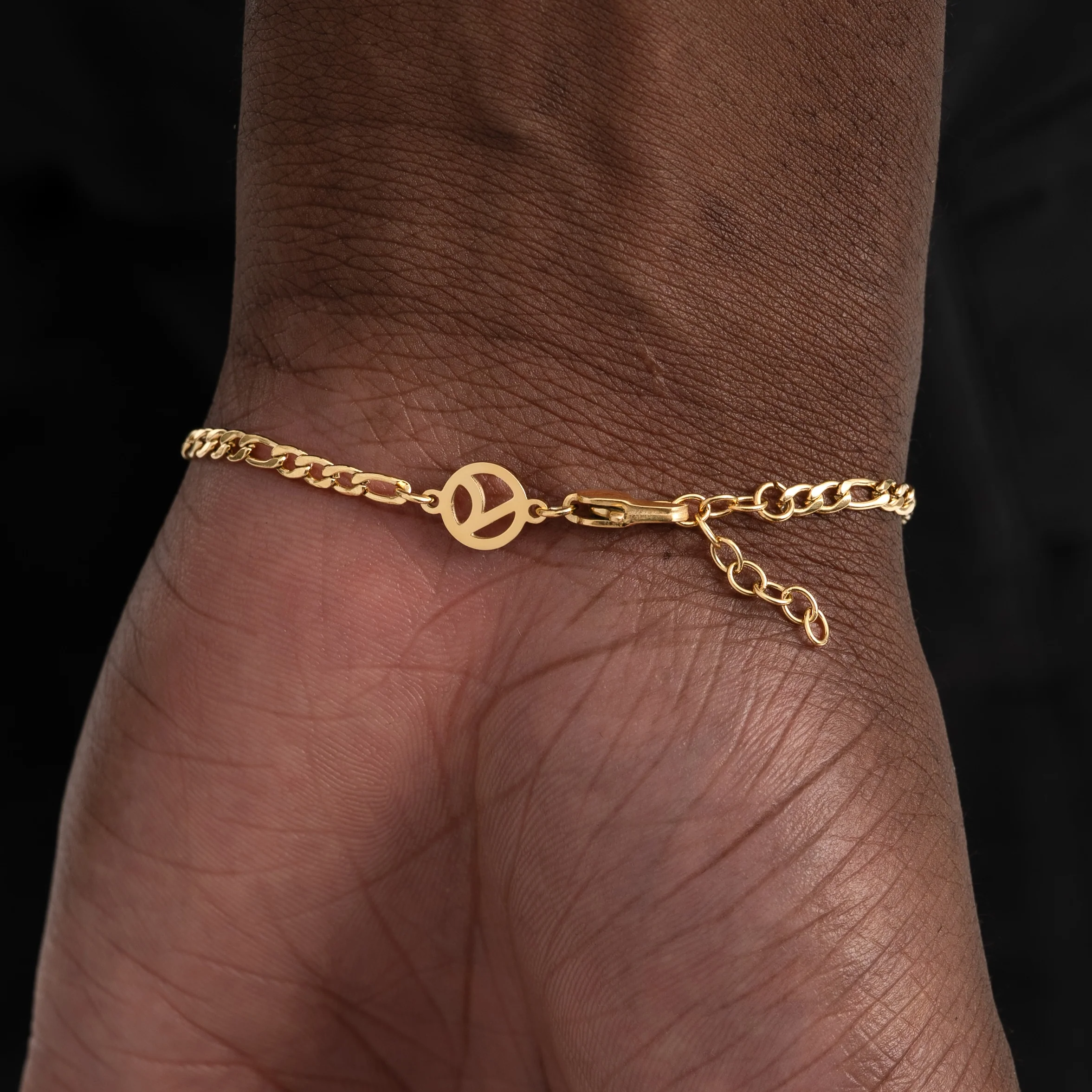 3mm Figaro Bracelet Gold - Image 4