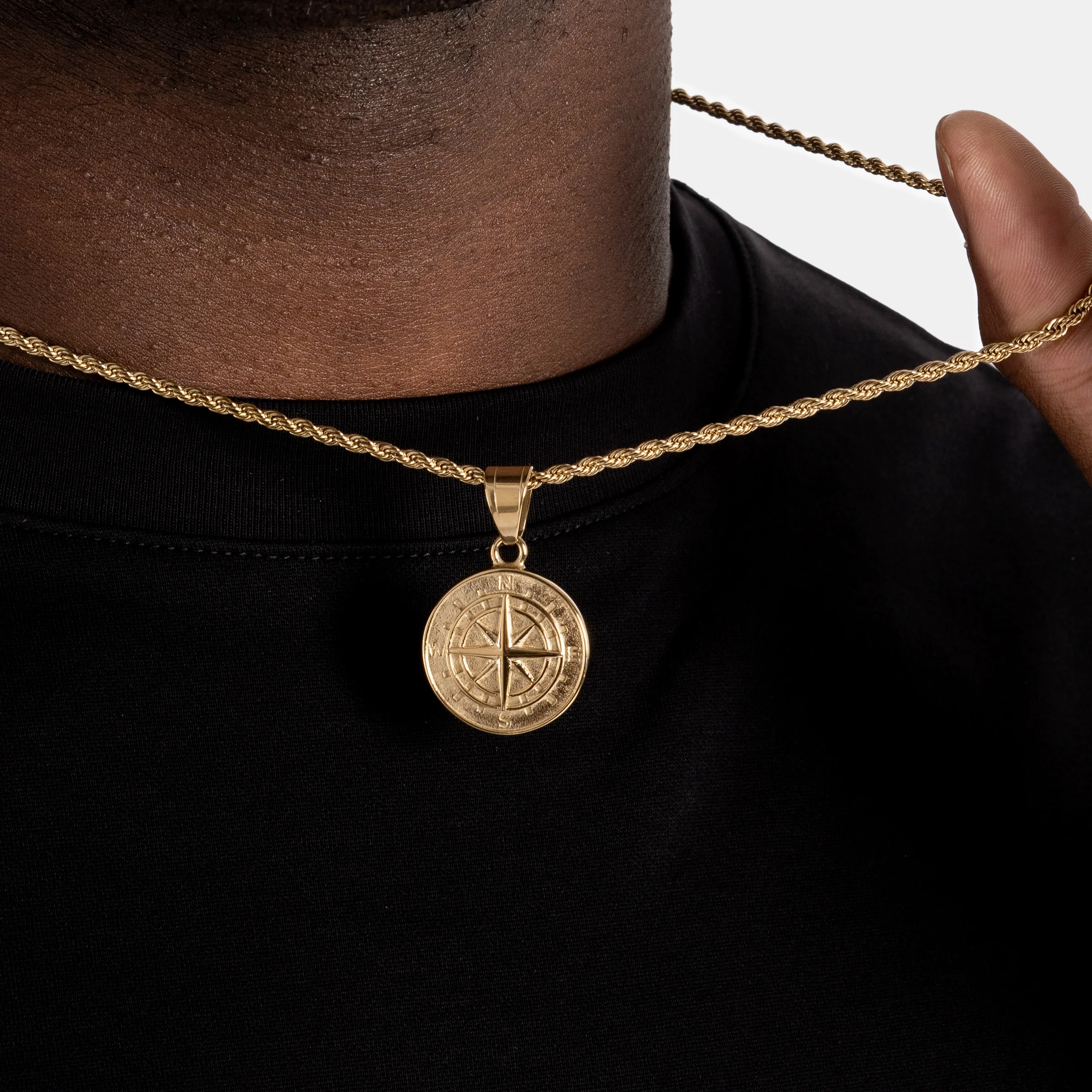 Compass Pendant Gold - Image 3