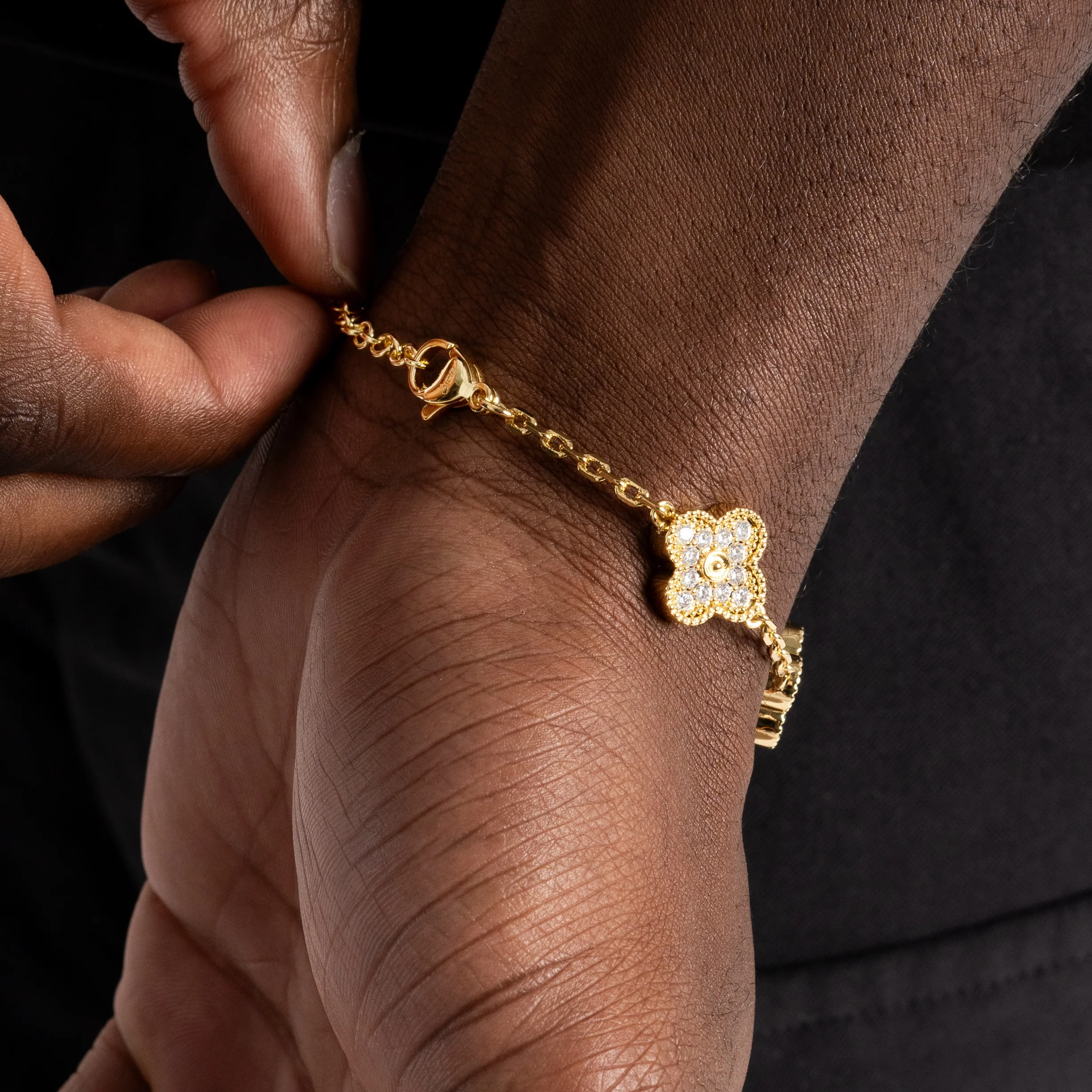 Moissanite Black Clover Bracelet Gold - Image 3
