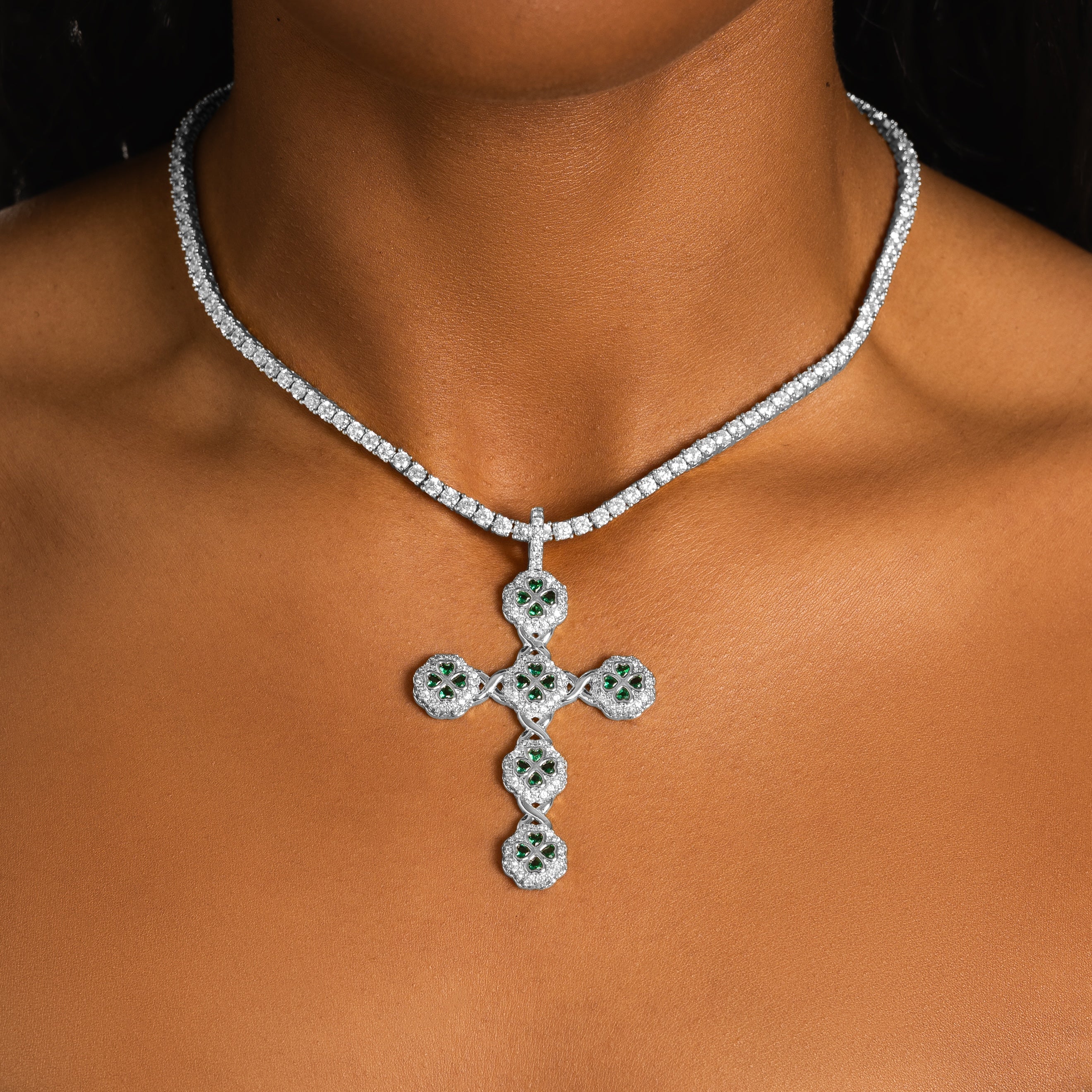 Cloverleaf Cross Pendant - Image 2