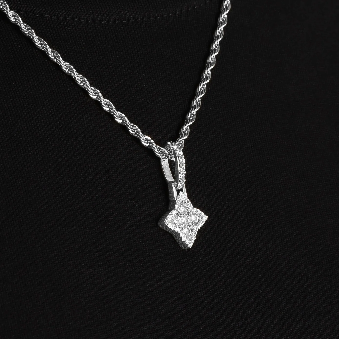 Moissanite Clover Pendant - Image 4