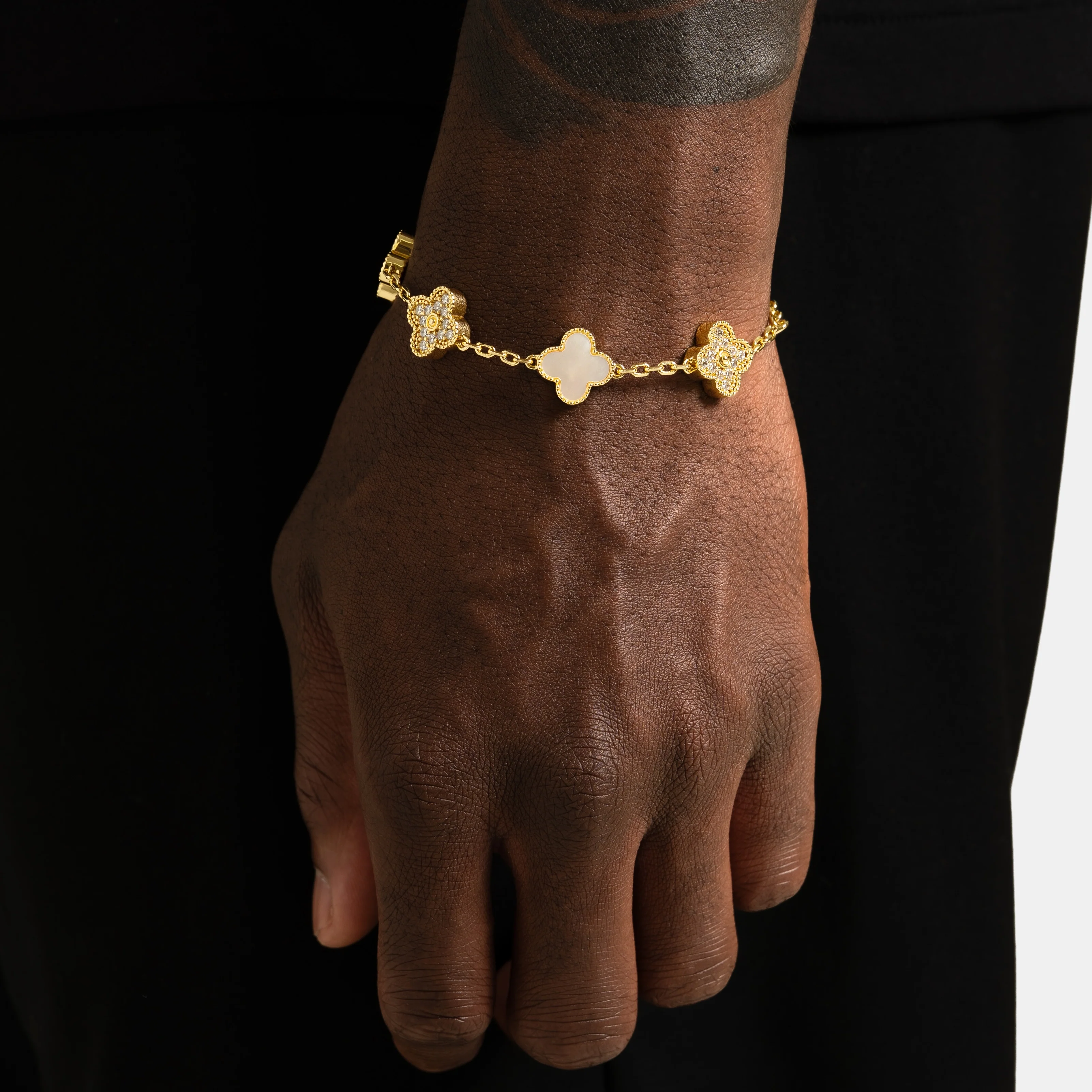 Iced Pearl Clover Bracelet Gold